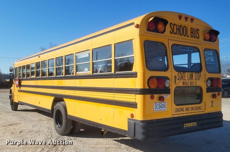 image for item MI9987 2003 International 3800 school bus