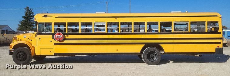 image for item MI9987 2003 International 3800 school bus