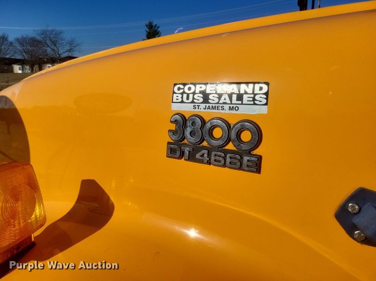 image for item MI9987 2003 International 3800 school bus