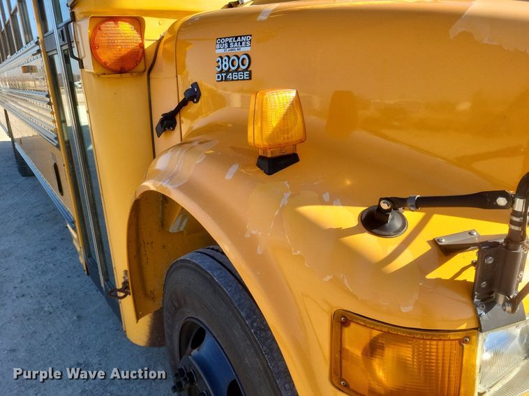 image for item MI9987 2003 International 3800 school bus