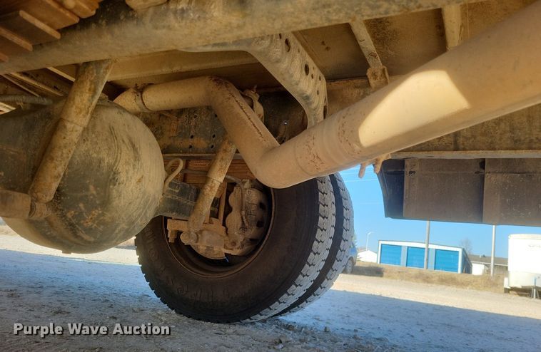 image for item MI9987 2003 International 3800 school bus