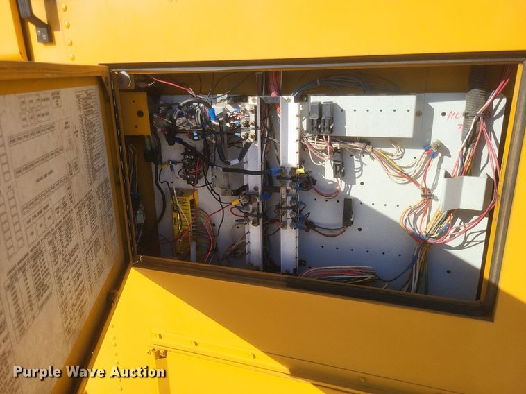 image for item MI9987 2003 International 3800 school bus