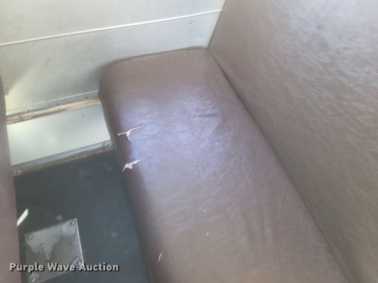 image for item MI9987 2003 International 3800 school bus