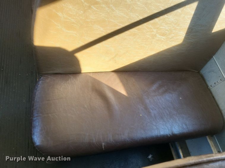 image for item MI9987 2003 International 3800 school bus