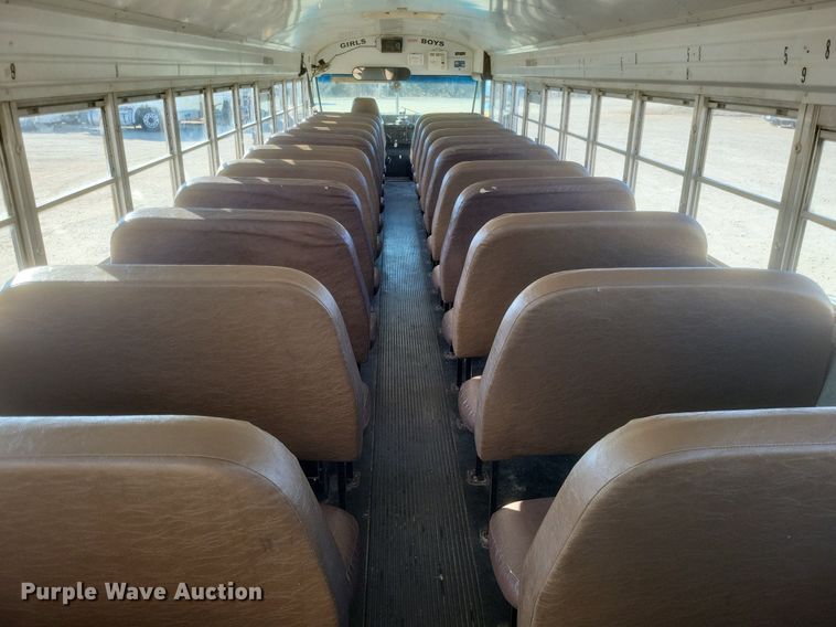 image for item MI9987 2003 International 3800 school bus