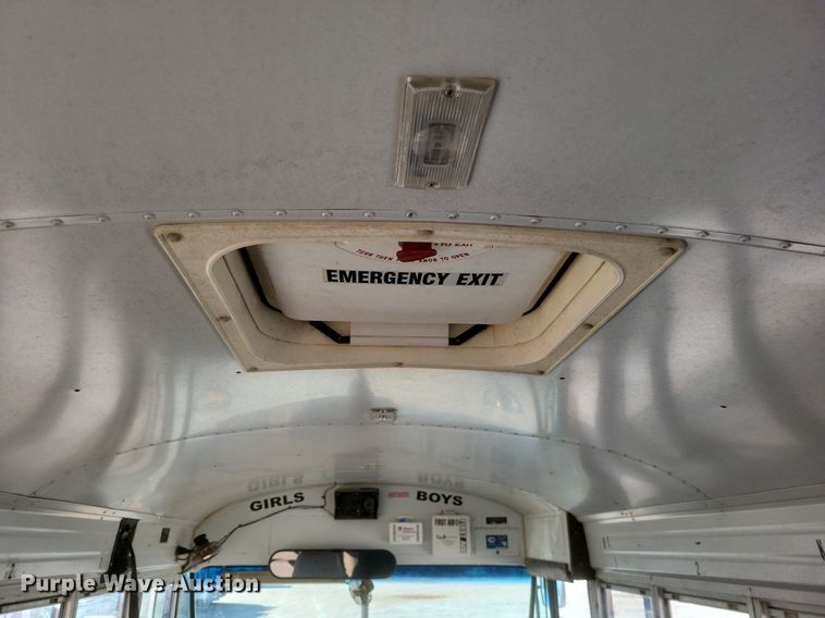 image for item MI9987 2003 International 3800 school bus