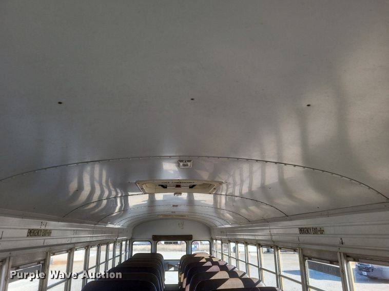 image for item MI9987 2003 International 3800 school bus