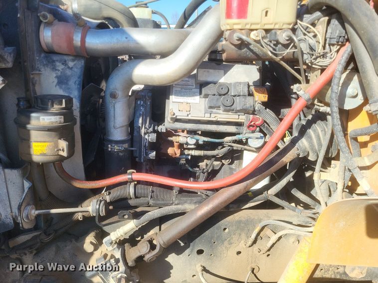 image for item MI9987 2003 International 3800 school bus