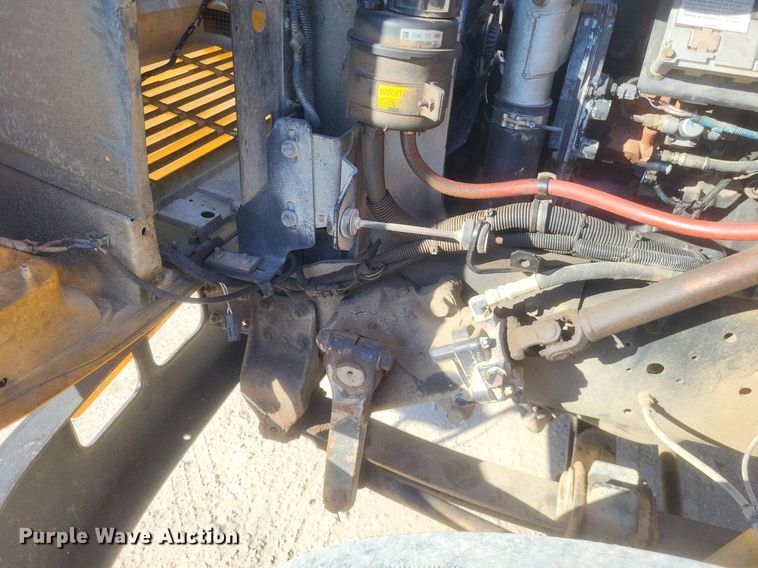 image for item MI9987 2003 International 3800 school bus