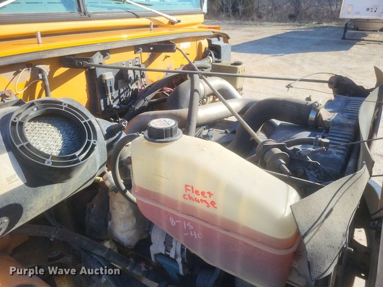 image for item MI9987 2003 International 3800 school bus