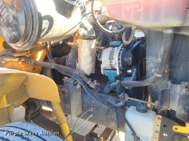 image for item MI9987 2003 International 3800 school bus