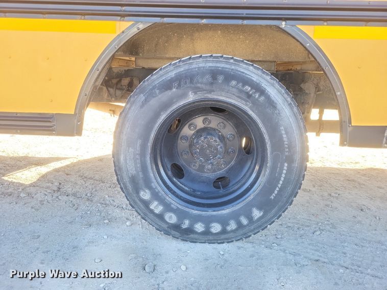 image for item MI9987 2003 International 3800 school bus