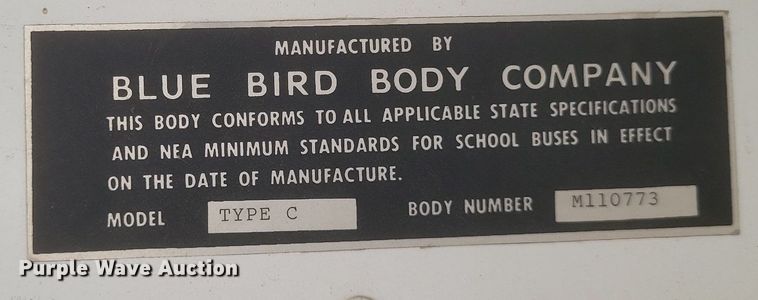 image for item MI9987 2003 International 3800 school bus