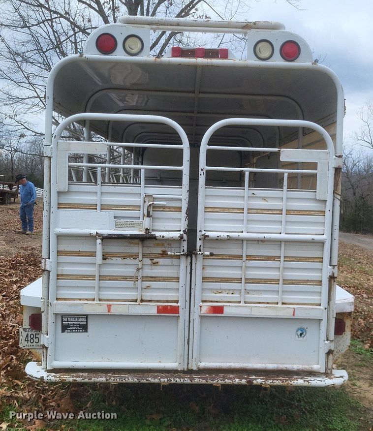 image for item MJ9003 1997 Gooseneck livestock trailer