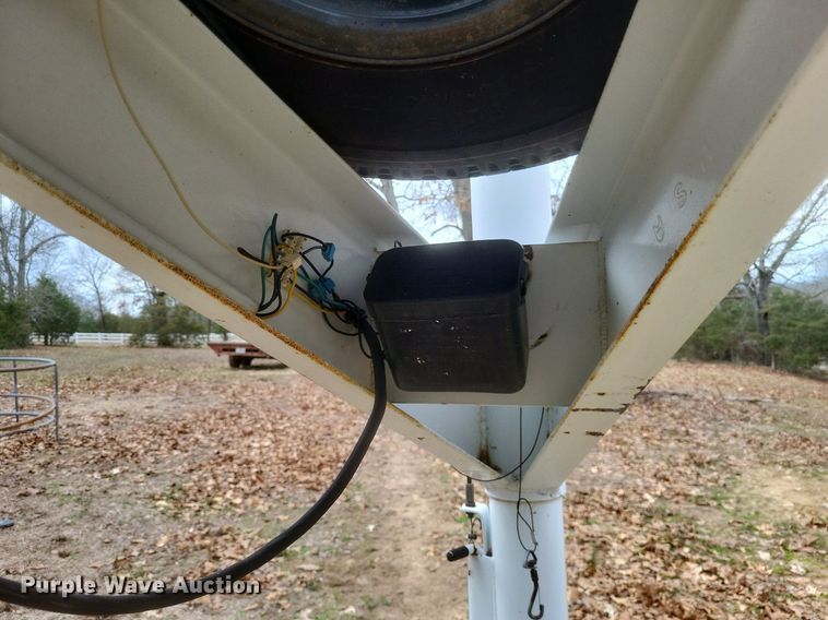 image for item MJ9003 1997 Gooseneck livestock trailer