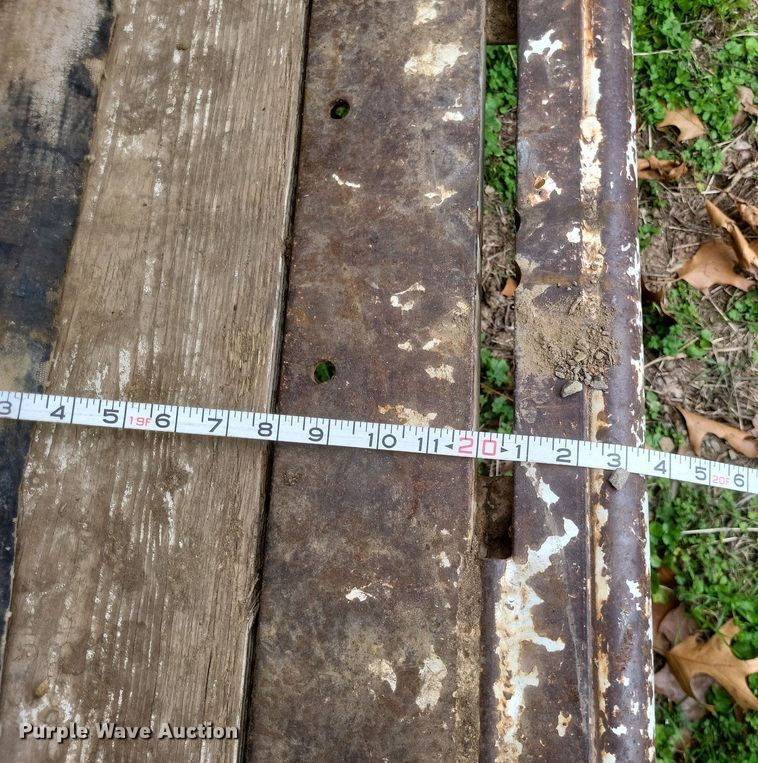 image for item MJ9003 1997 Gooseneck livestock trailer