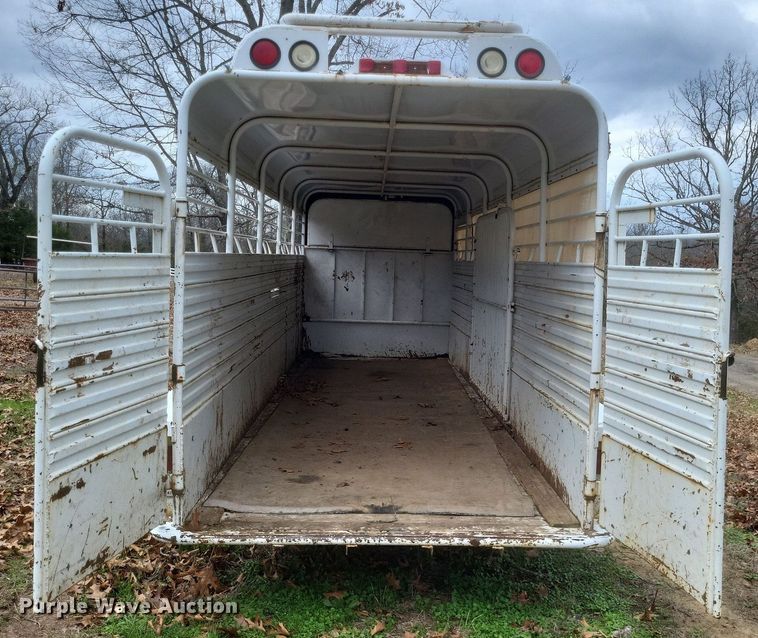 image for item MJ9003 1997 Gooseneck livestock trailer