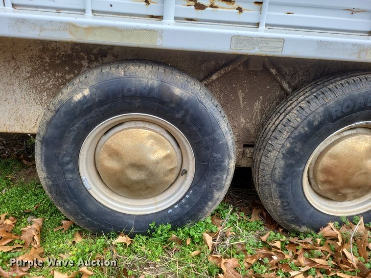 image for item MJ9003 1997 Gooseneck livestock trailer