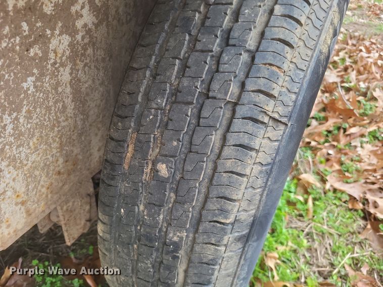 image for item MJ9003 1997 Gooseneck livestock trailer