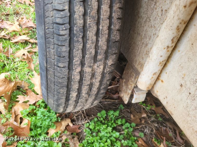 image for item MJ9003 1997 Gooseneck livestock trailer