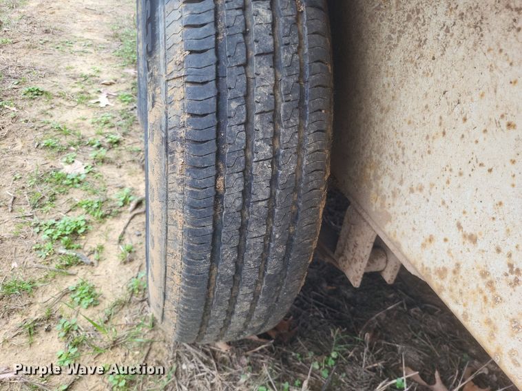 image for item MJ9003 1997 Gooseneck livestock trailer