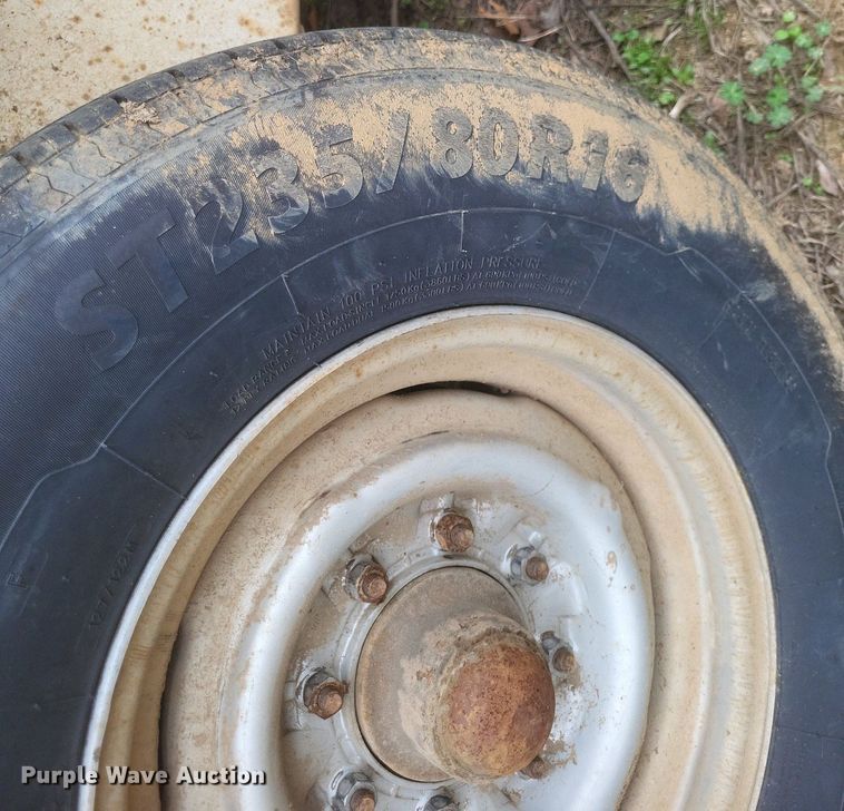 image for item MJ9003 1997 Gooseneck livestock trailer