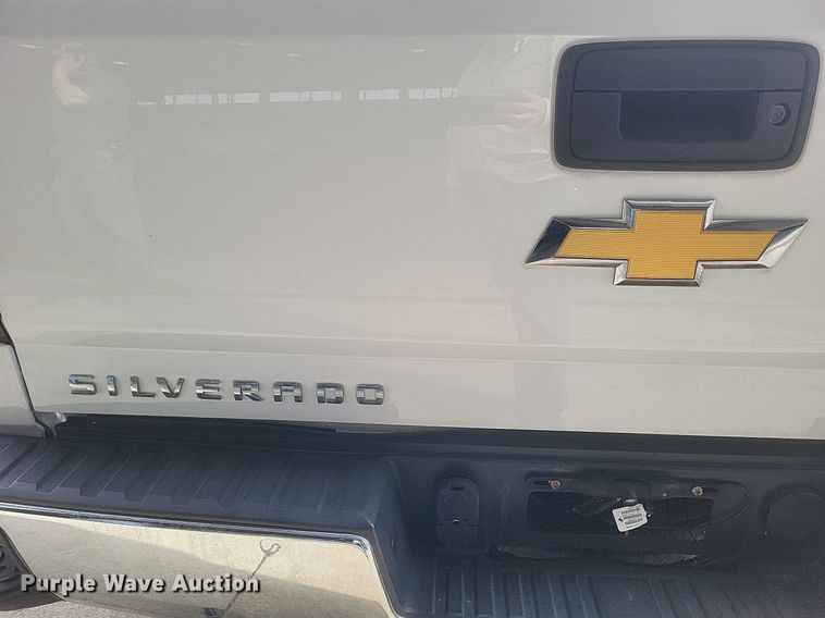 image for item MJ9005 2015 Chevrolet Silverado 1500 Double Cab pickup truck