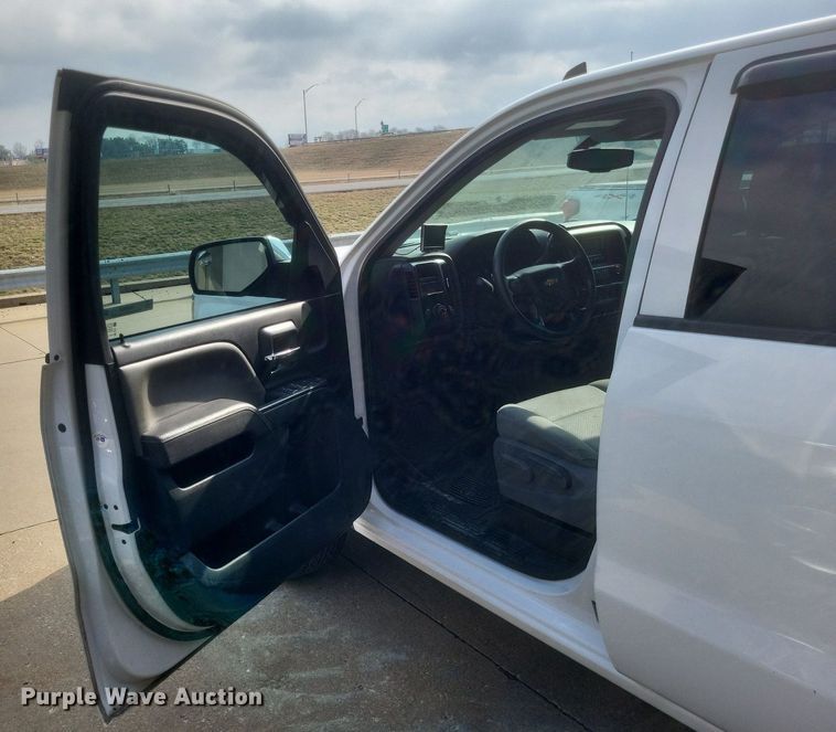 image for item MJ9005 2015 Chevrolet Silverado 1500 Double Cab pickup truck