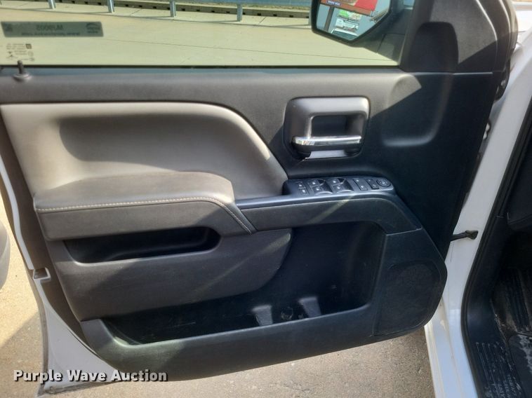 image for item MJ9005 2015 Chevrolet Silverado 1500 Double Cab pickup truck