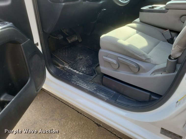 image for item MJ9005 2015 Chevrolet Silverado 1500 Double Cab pickup truck