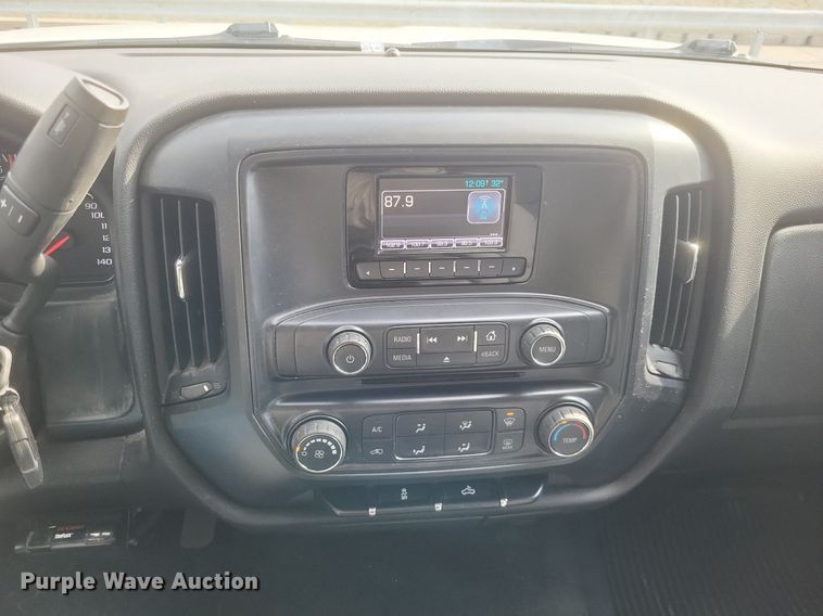 image for item MJ9005 2015 Chevrolet Silverado 1500 Double Cab pickup truck