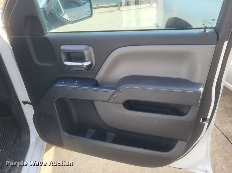 image for item MJ9005 2015 Chevrolet Silverado 1500 Double Cab pickup truck