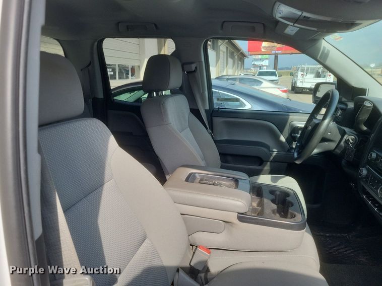 image for item MJ9005 2015 Chevrolet Silverado 1500 Double Cab pickup truck