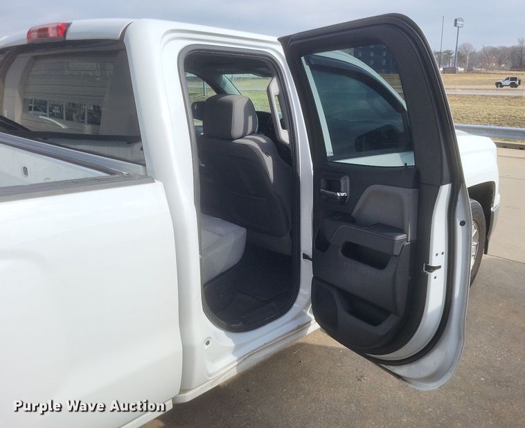 image for item MJ9005 2015 Chevrolet Silverado 1500 Double Cab pickup truck