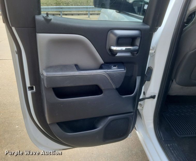 image for item MJ9005 2015 Chevrolet Silverado 1500 Double Cab pickup truck