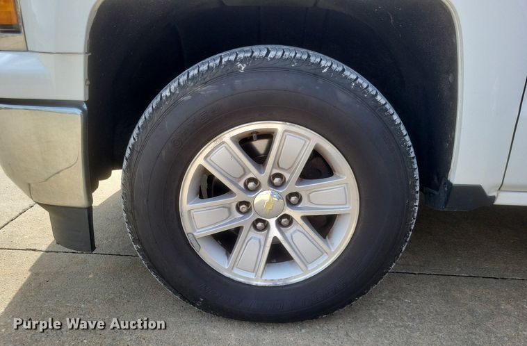 image for item MJ9005 2015 Chevrolet Silverado 1500 Double Cab pickup truck