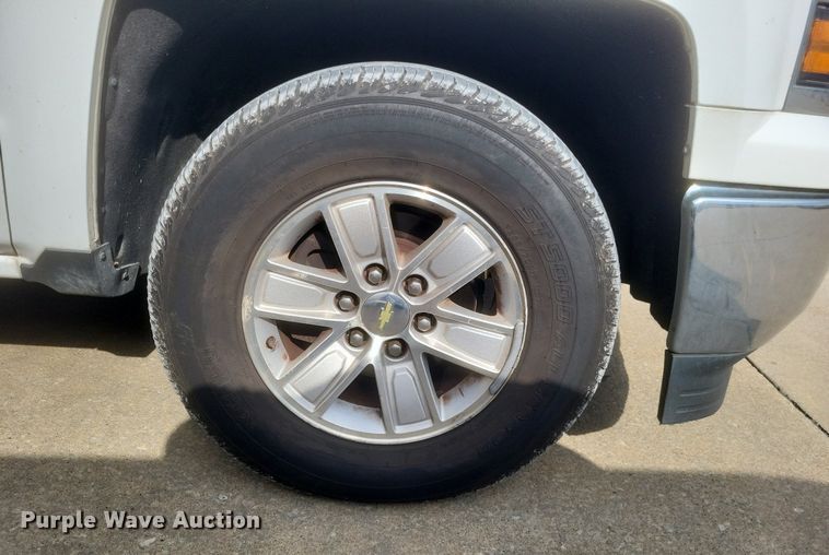 image for item MJ9005 2015 Chevrolet Silverado 1500 Double Cab pickup truck