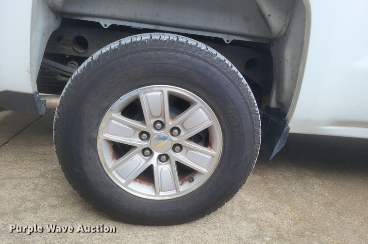 image for item MJ9005 2015 Chevrolet Silverado 1500 Double Cab pickup truck