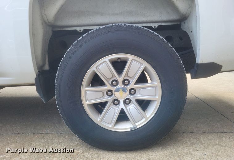 image for item MJ9005 2015 Chevrolet Silverado 1500 Double Cab pickup truck