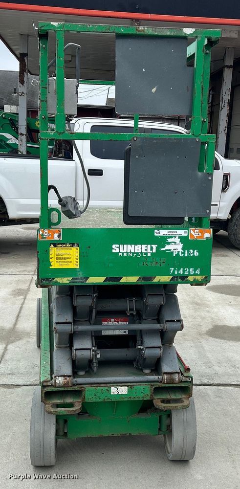 image for item MO9189 2015 Skyjack SJIII 3226 scissor lift