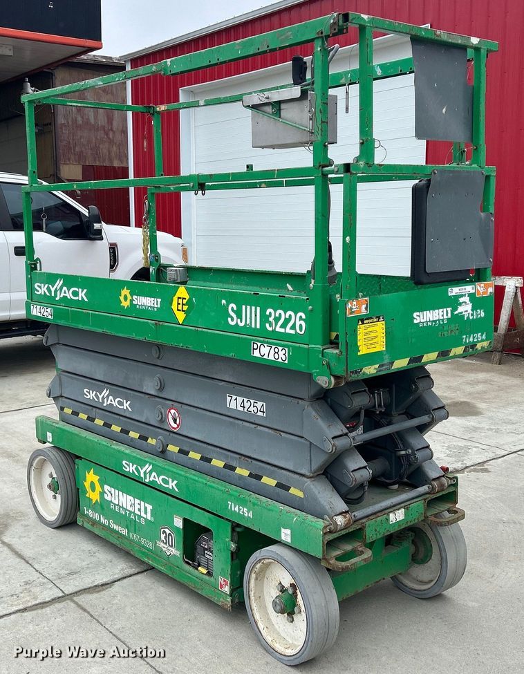 image for item MO9189 2015 Skyjack SJIII 3226 scissor lift