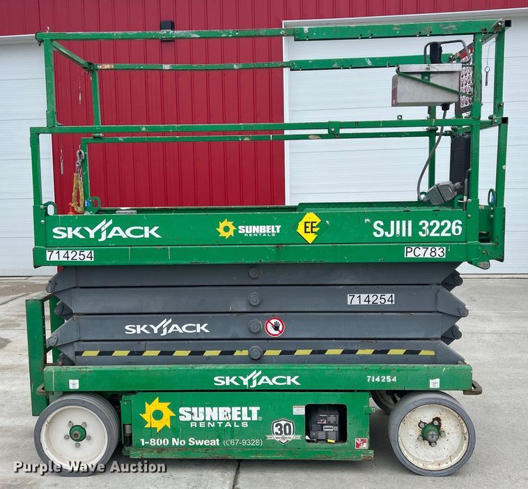 image for item MO9189 2015 Skyjack SJIII 3226 scissor lift