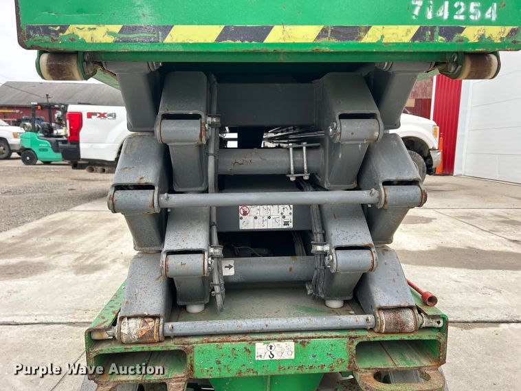 image for item MO9189 2015 Skyjack SJIII 3226 scissor lift