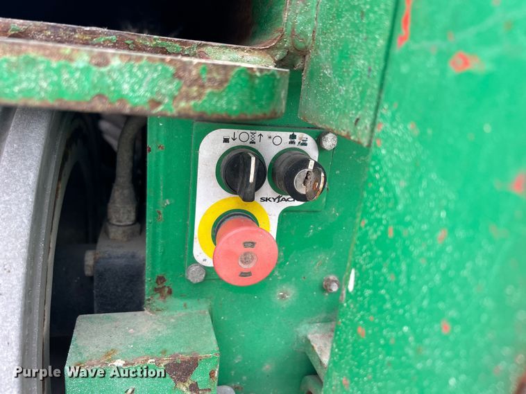 image for item MO9189 2015 Skyjack SJIII 3226 scissor lift