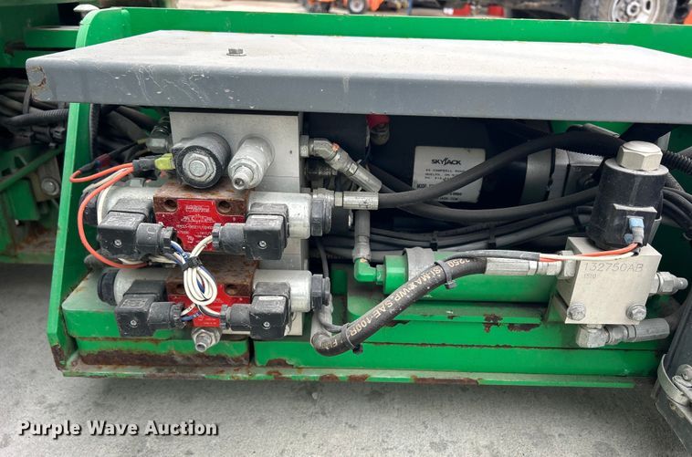 image for item MO9189 2015 Skyjack SJIII 3226 scissor lift