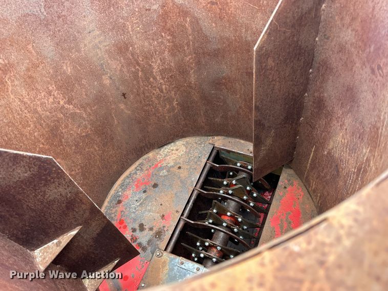 image for item MO9192 Small square bale processor 