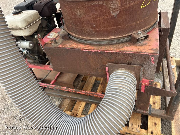 image for item MO9192 Small square bale processor 