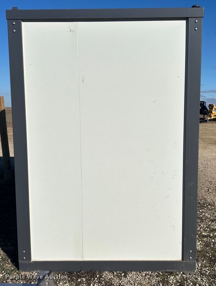 image for item MO9198 Bastone mobile restroom 