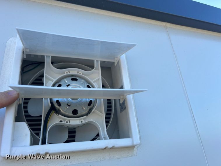 image for item MO9198 Bastone mobile restroom 