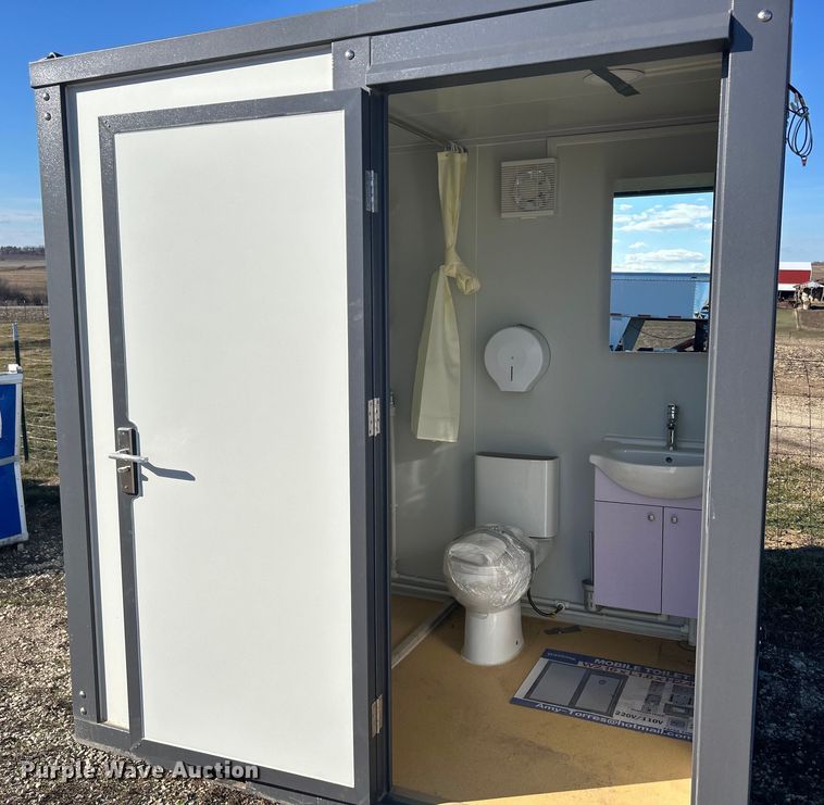 image for item MO9198 Bastone mobile restroom 